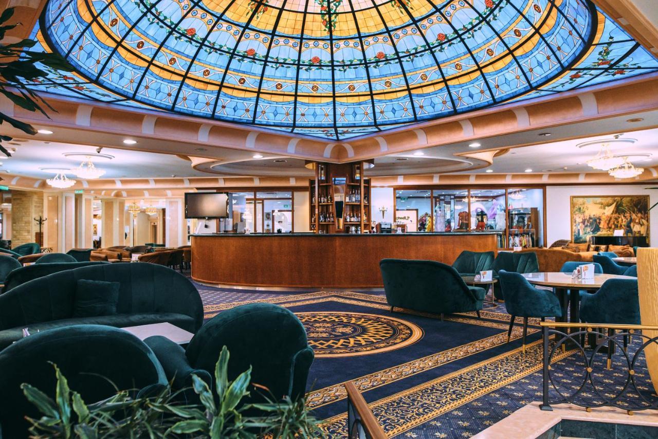 A Hoteli - Hotel Izvor Arandjelovac Exterior photo The lobby of the hotel