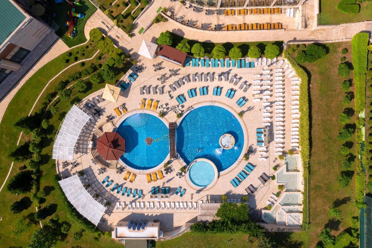 A Hoteli - Hotel Izvor Arandjelovac Exterior photo Aerial view of the complex