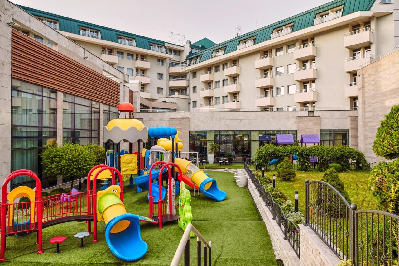 A Hoteli - Hotel Izvor Arandjelovac Exterior photo Children's play area