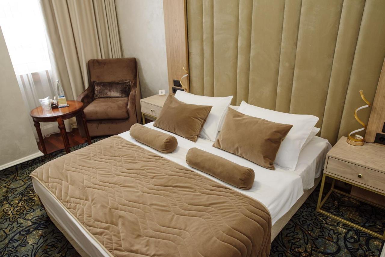 A Hoteli - Hotel Izvor Arandjelovac Exterior photo A bedroom at the hotel