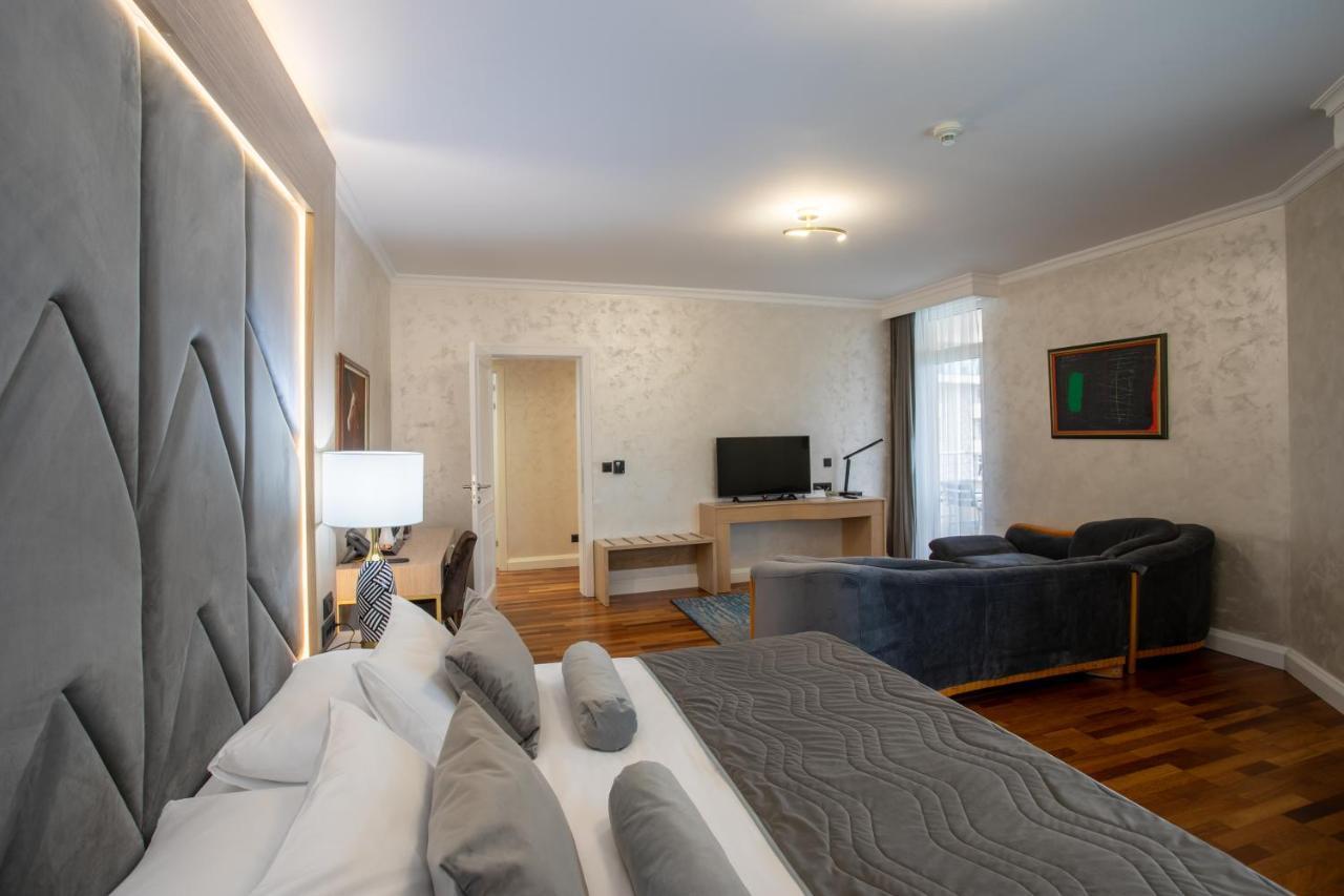 A Hoteli - Hotel Izvor Arandjelovac Exterior photo Suite
